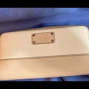 Kate spade zippered wallet